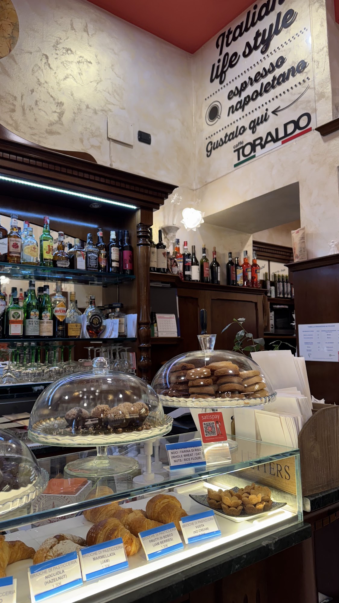 Vetrina pasticceria